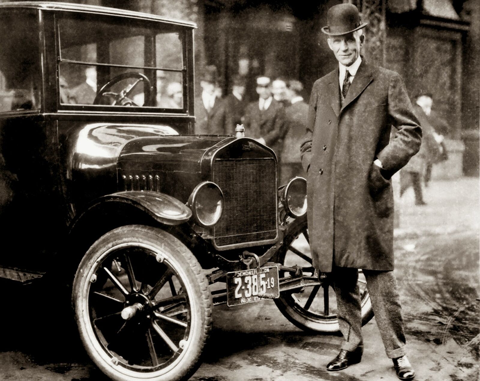 1921 HENRY FORD & His MODEL T Photo    (176-b)