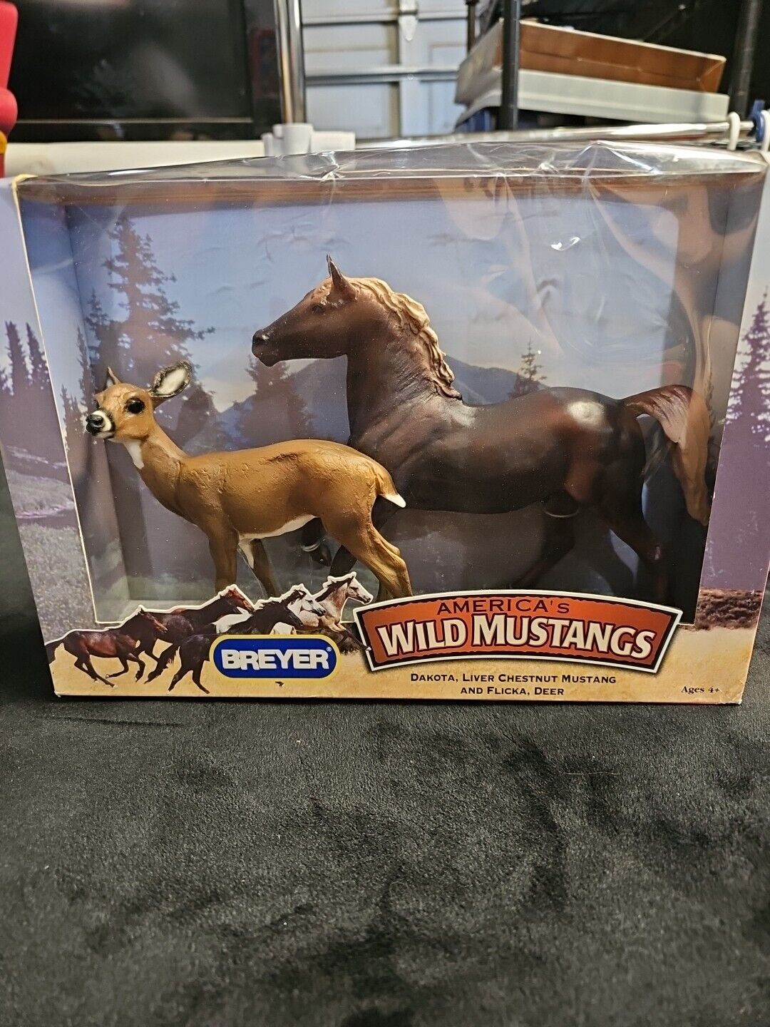 Breyer America's Wild Mustangs - Dakota, Liver Chestnut Mustang and Flicka, Deer