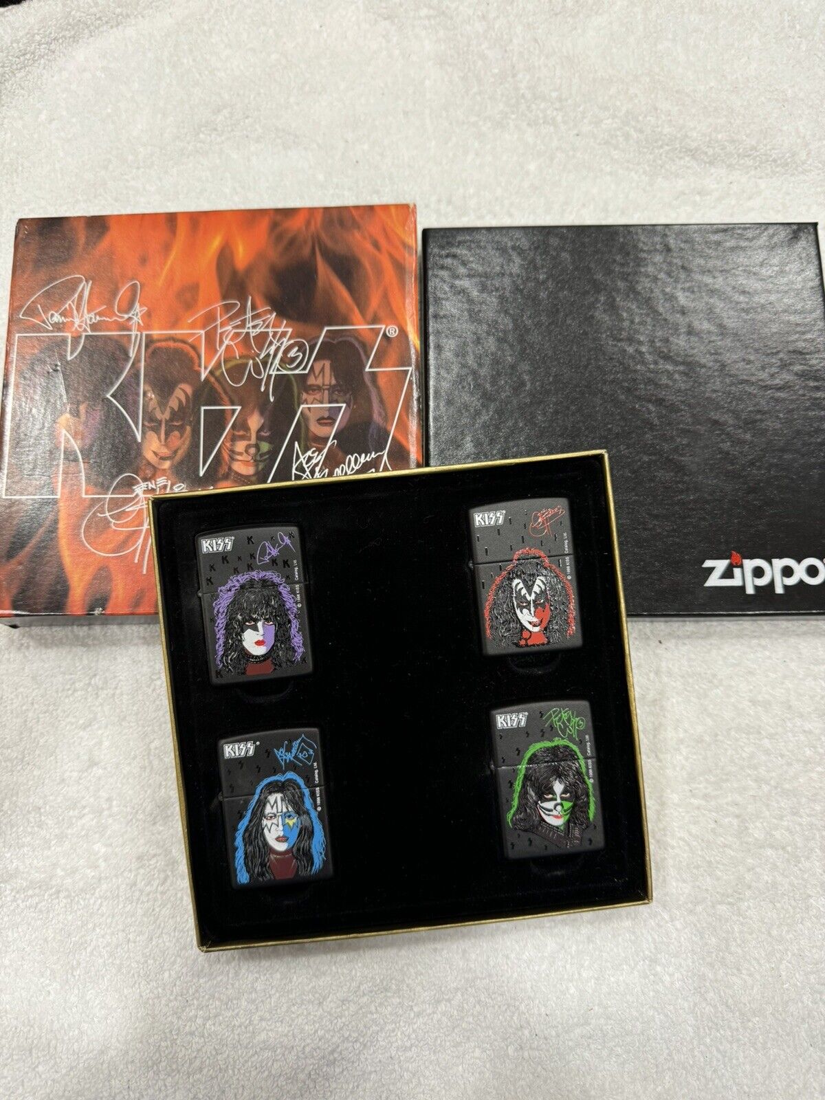Vintage 1999 Kiss Collectible Gift Set  Black Matte Zippo Lighter NEW Rock Band