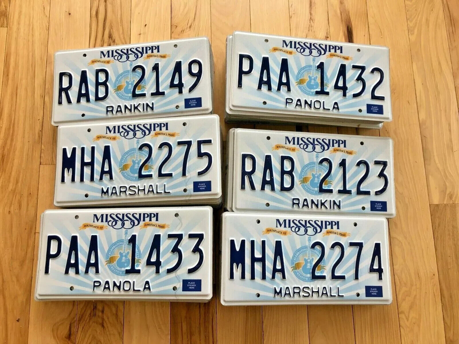 Bulk Lot of 100 Mississippi Guitar License Plates in Good Condition