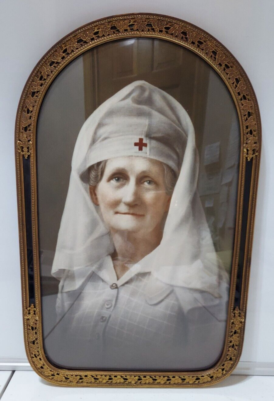 WWI Named 1918 Red Cross Nurse Photo Chicago Portrait Co. Brass Filigree Frame