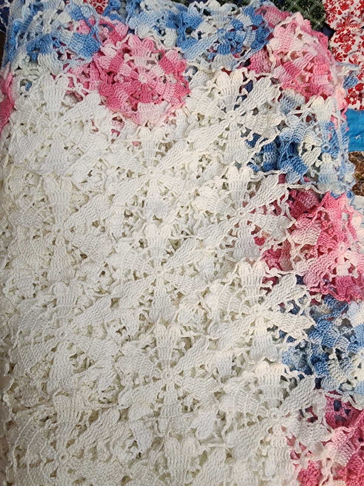 Vtg. Hand Crocheted Bedspread Coverlet/ Table  100
