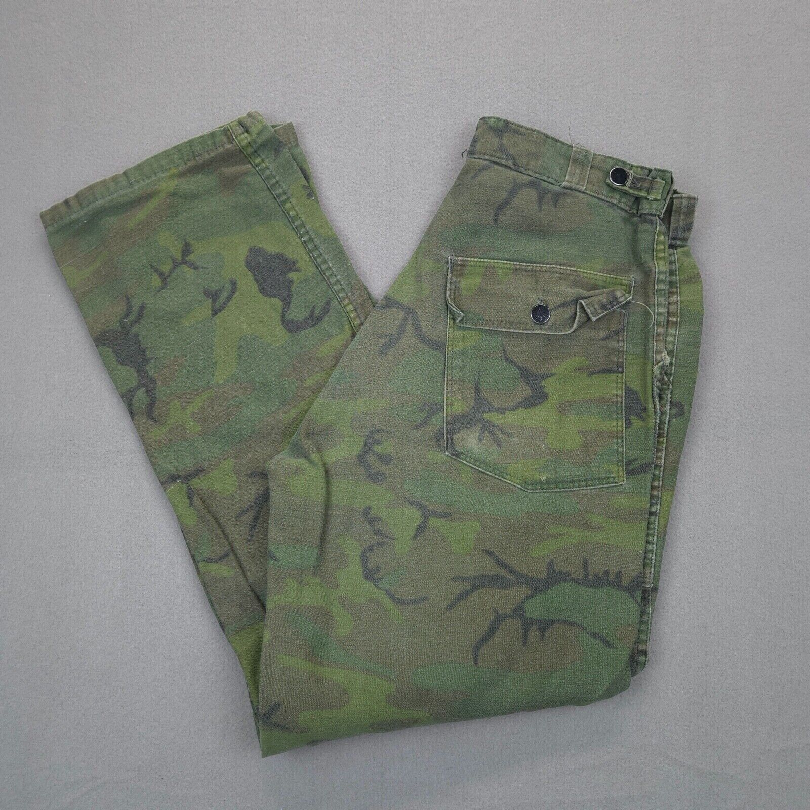 Vintage 70s Vietnam War Army Pants Mens 30x29 Green Camo USA Military Distressed