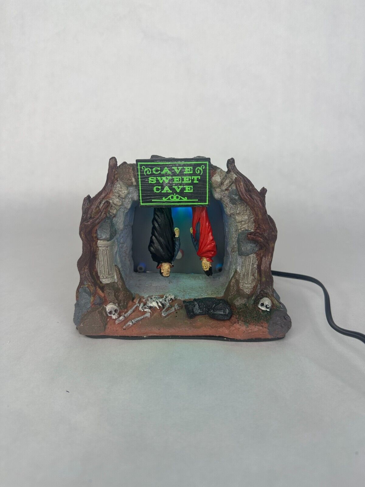 2015 Lemax Spooky Town Cave Sweet Cave Halloween Dracula Lighted Retired 54904