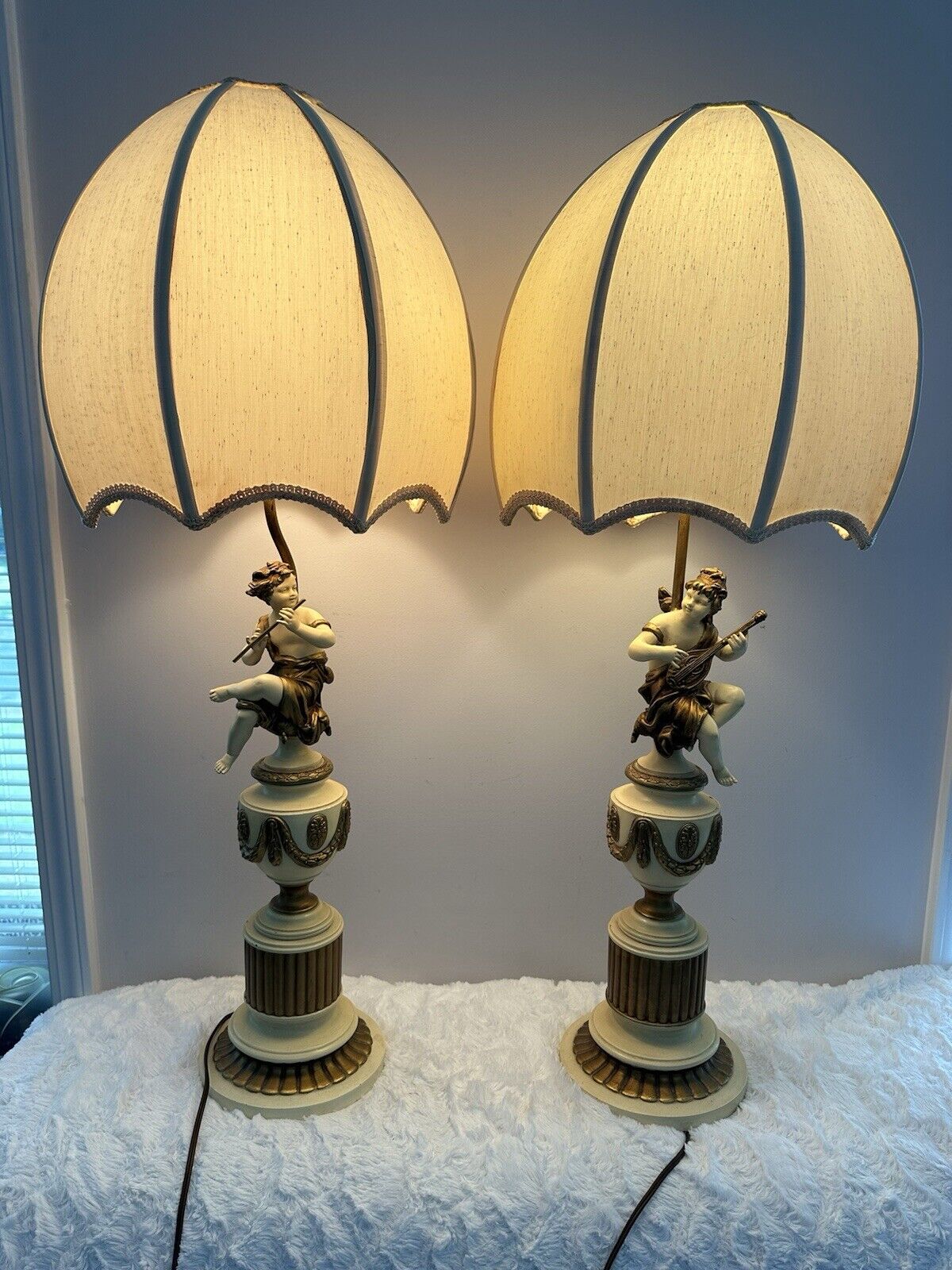 Vintage 1970s Honi Chilo Cherub Set Of 2 Lamps With Original Shades