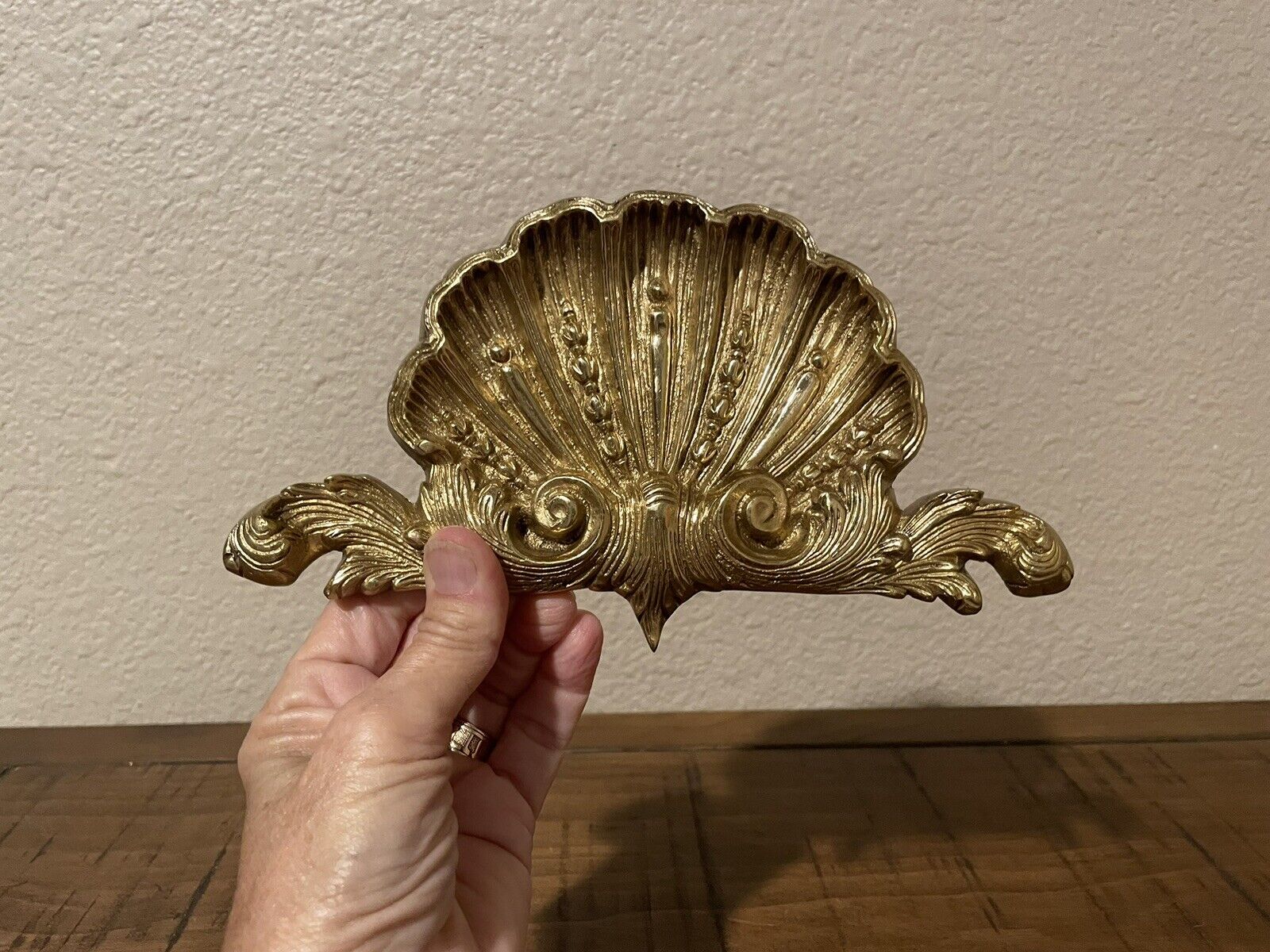 Vintage Solid Brass Scalloped Shell Wall Accent/Medallion *Beautiful*