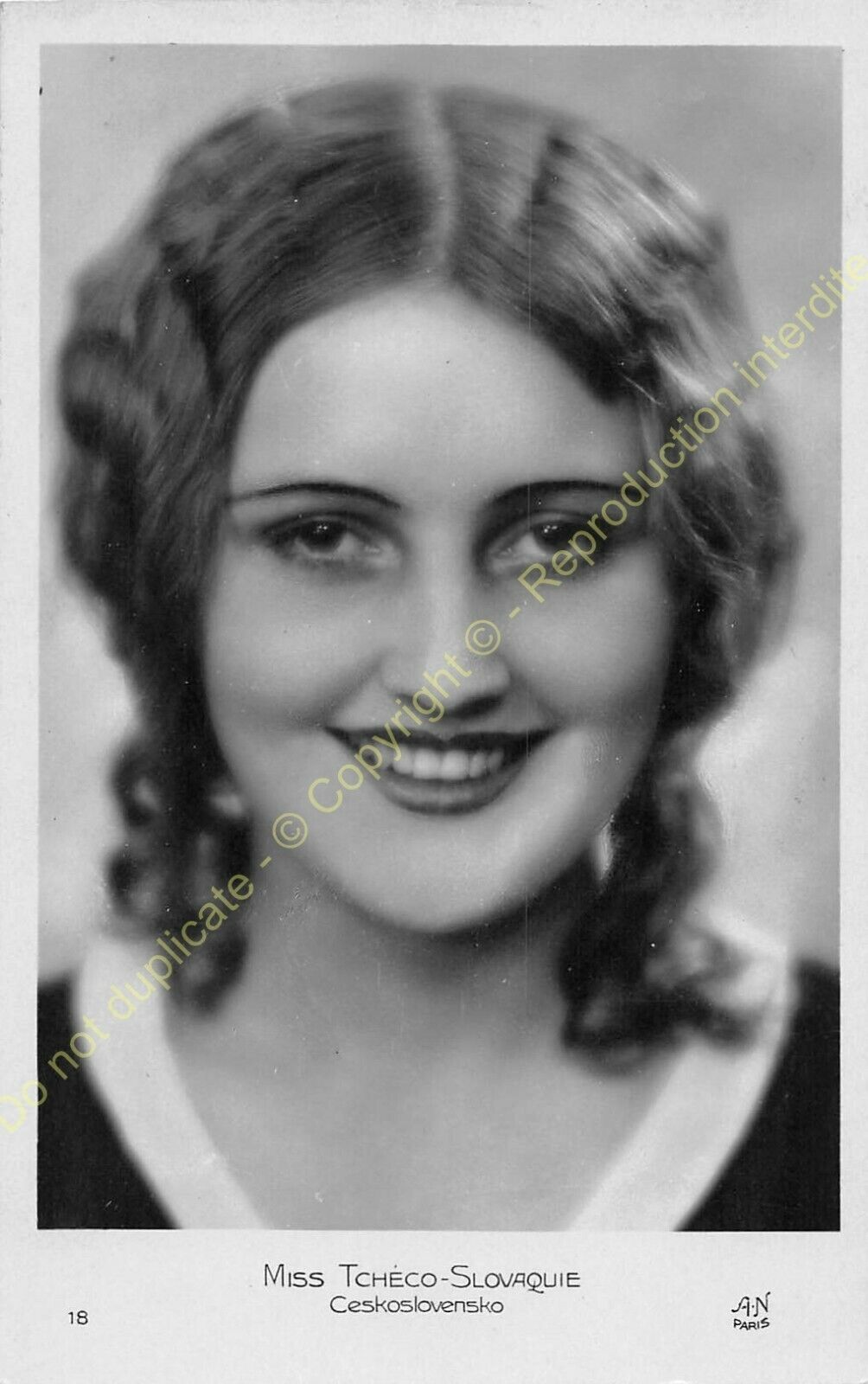 RPPC cpsm STAR Miss Tchéco Slovakia Photo Studio Pergay Edit Year 18 ca1935