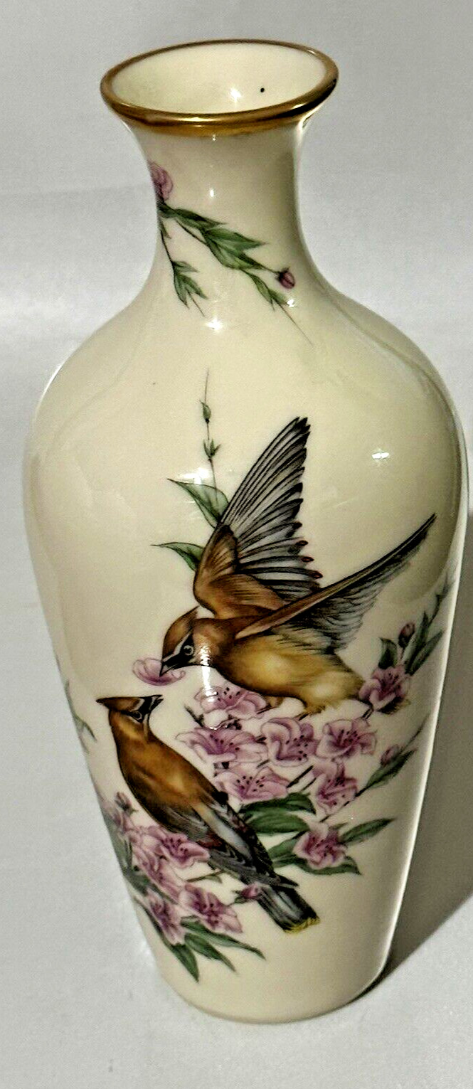 Beautiful Lenox Vase 'Gift of Love' Bird Bud Vase Floral Limited Edition 7