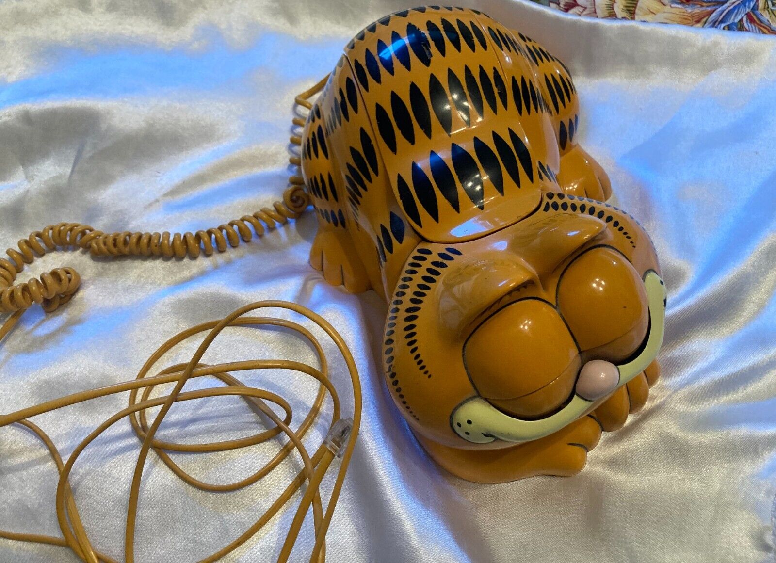 Vintage Working Tyco 80's Garfield Tabletop Phone with Opening/Closing Eyes