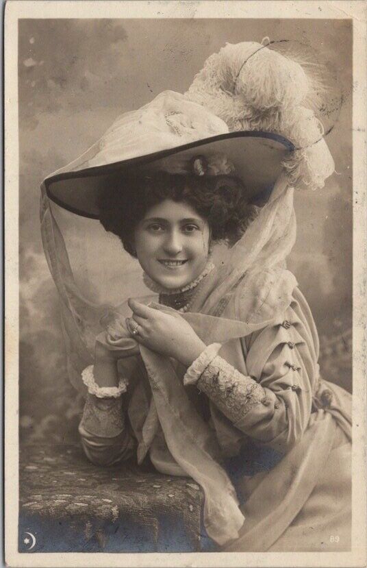 German Pretty Lady / RPPC Postcard Large Hat / Glamor / Fashion - 1910 Cancel