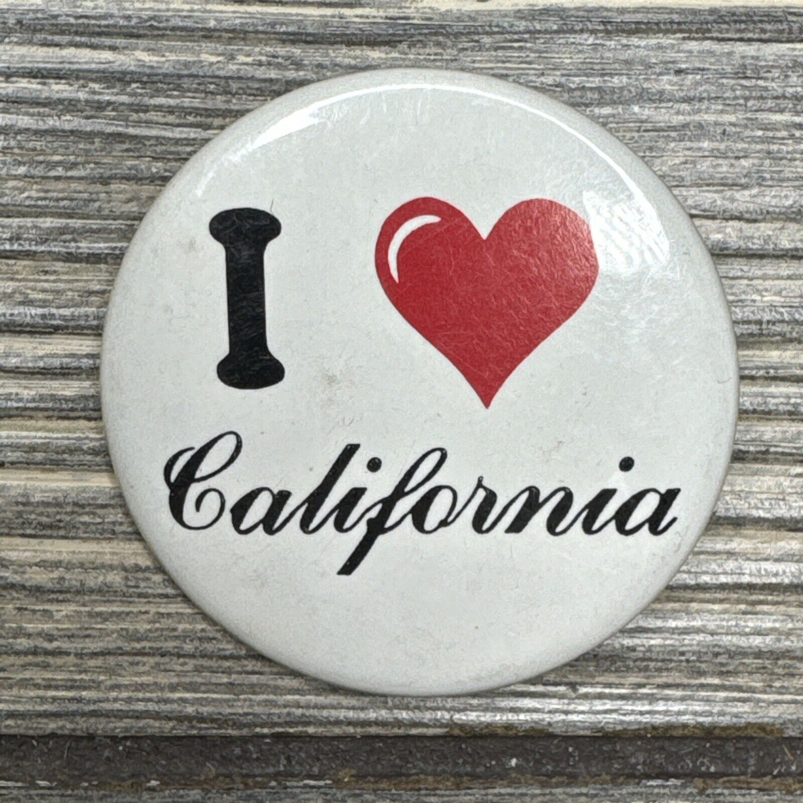Vtg Round Button Pin Express Buttons 1984 ‘I Heart California‘ 1.75” 