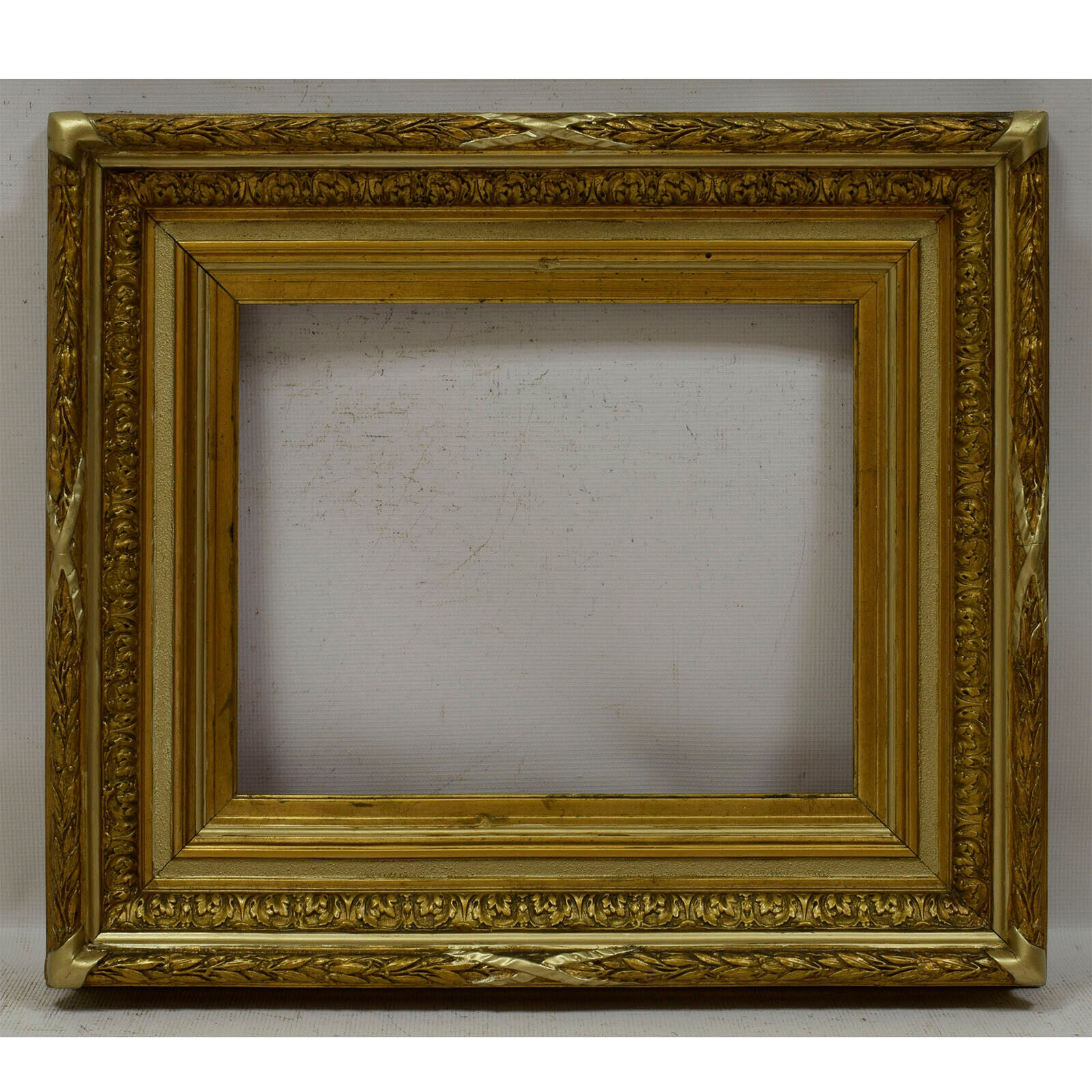 Ca 1900 Old wooden frame Original condition with gold color Internal: 16,3x13,1