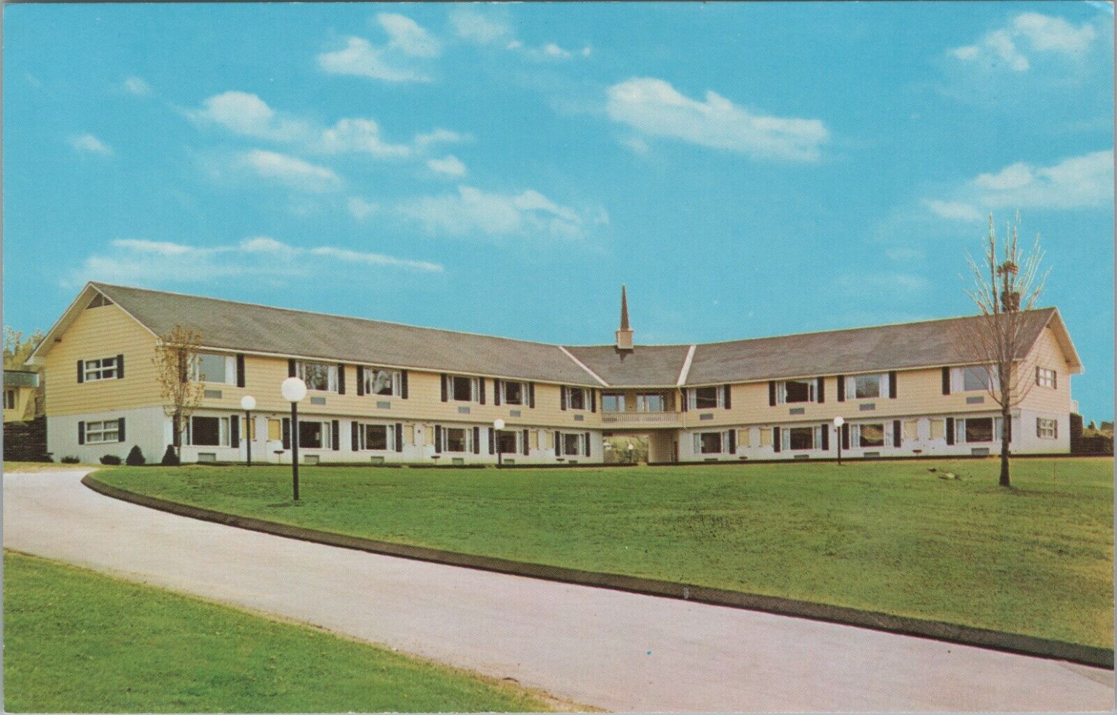The Hollow Motel Barre Vermont Hotel Chrome Vintage Postcard