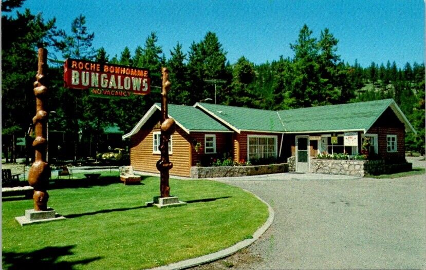 Postcard Roche Bonhomme Bungalows Motel Jasper Alberta AB Canada           11006