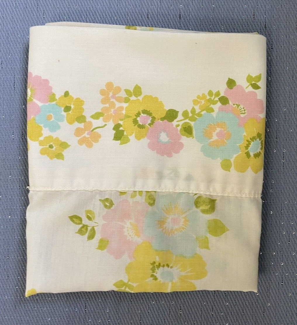 Vintage Floral Pillowcase Retro Flower Power Pastel  Standard Size 70’s