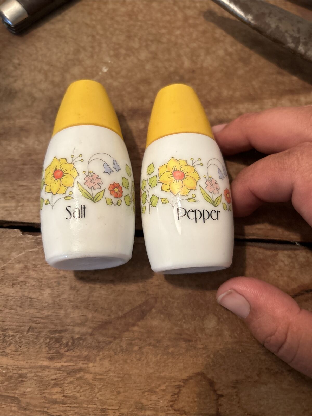 Retro Corning Ware Gemco Yellow Flowers Floral Salt & Pepper Shakers