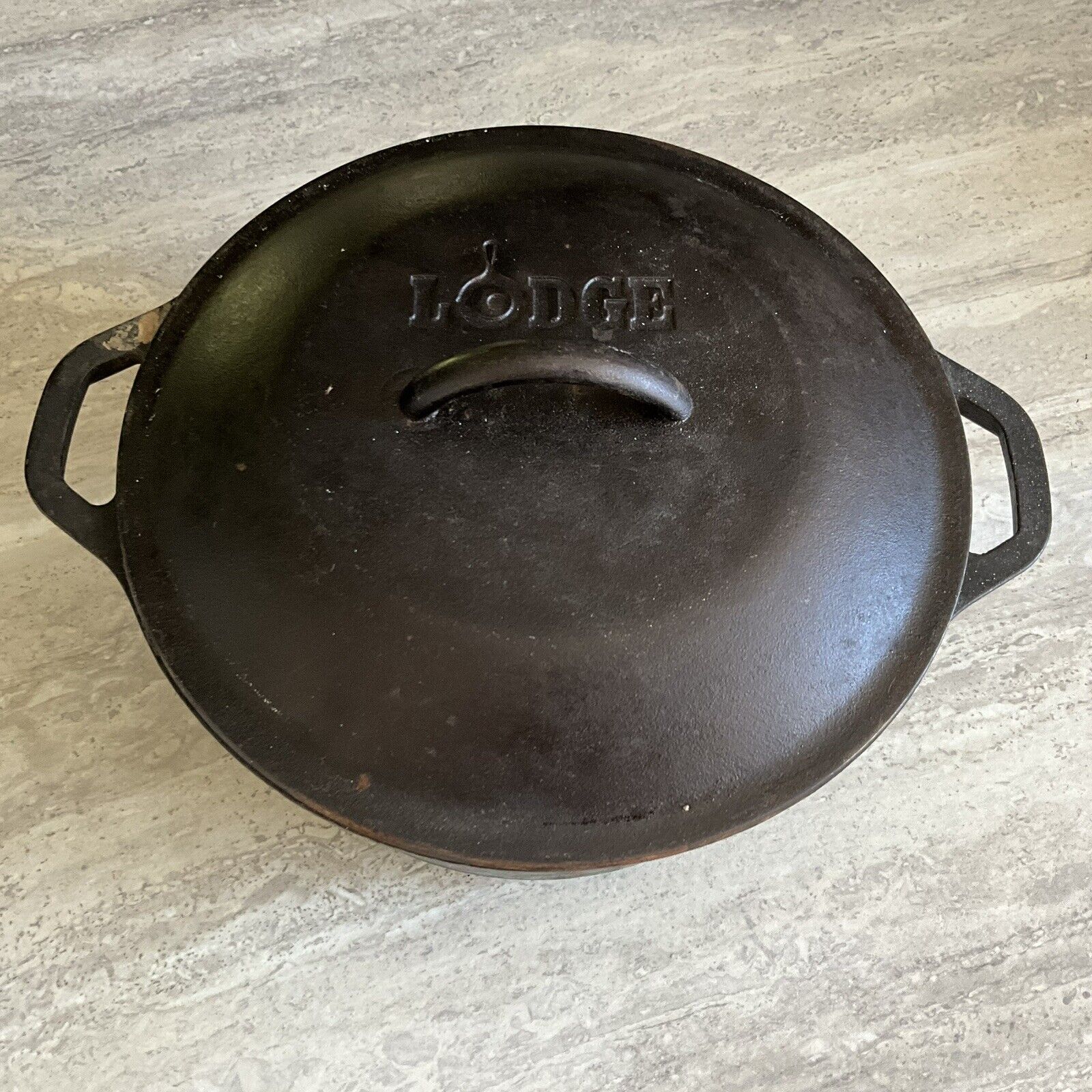 Vintage Old Lodge 10 1/4 8DOL USA Cast Iron Dutch Oven Pot #8 With Lid