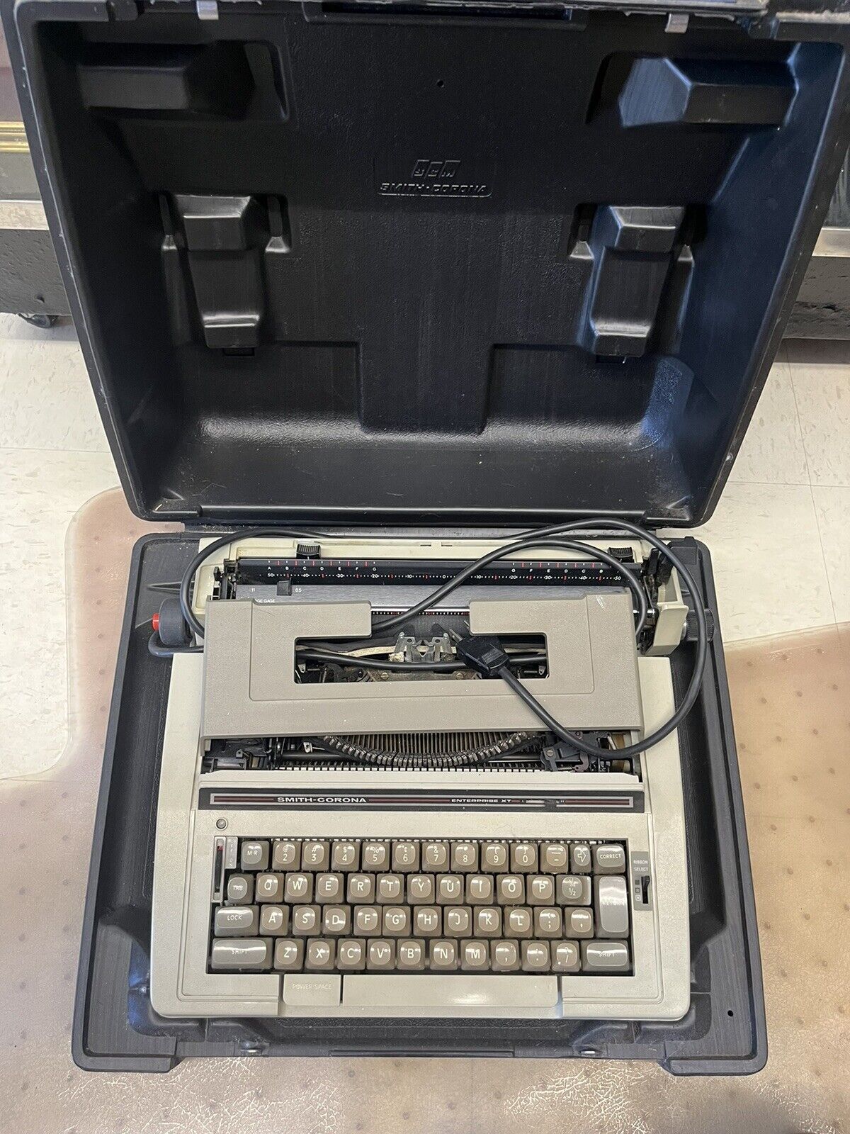 Vintage Smith Corona Enterprise XT Electric Typewriter with Hard Case Untested