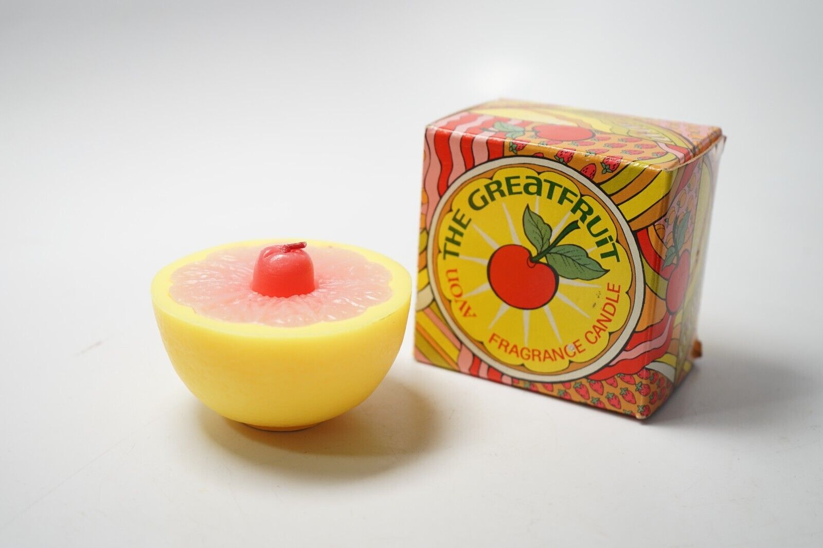 Vintage AVON 1974 The Greatfruit Fragrance Candle Grapefruit Unburned Box Wear