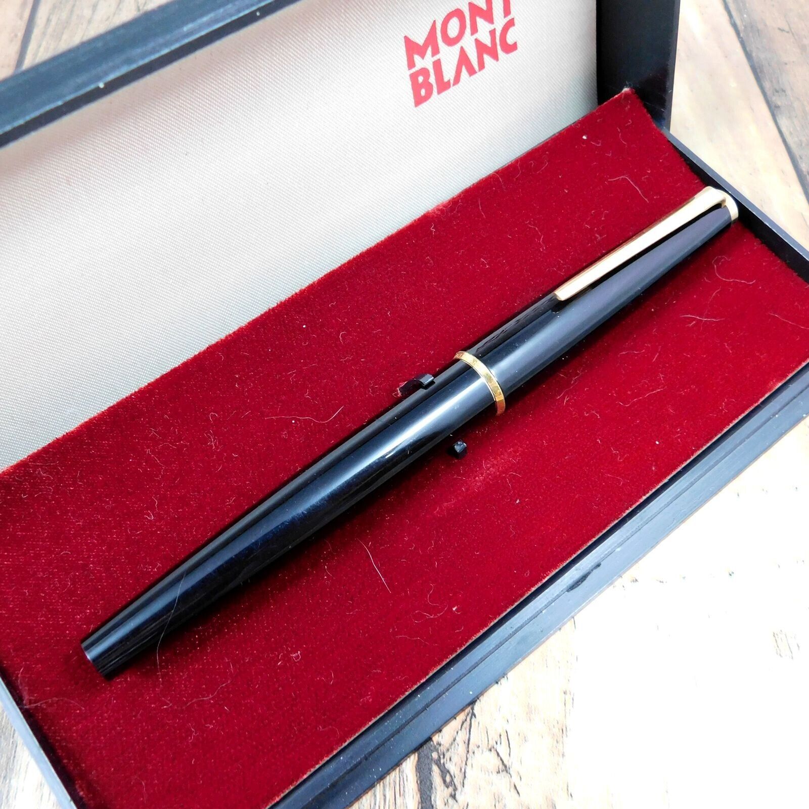 MONTBLANC 14K-585 FOUNTAIN PEN VINTAGE BLACK GOLD GERMANY WITH BOX A117