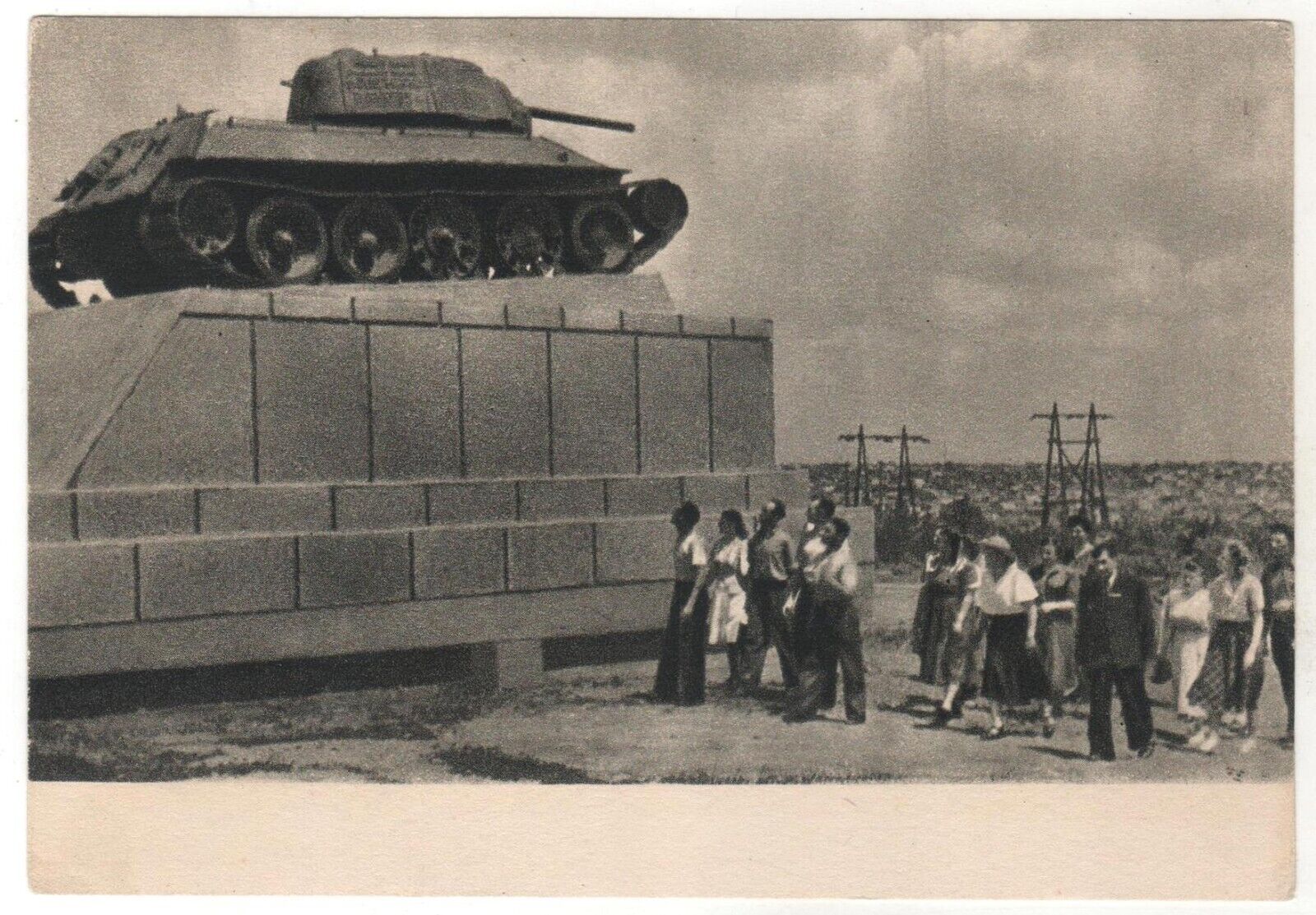 1954 SOVIET TANK T-34 STALINGRAD Monument military WW2 Photo Russia Old Postcard