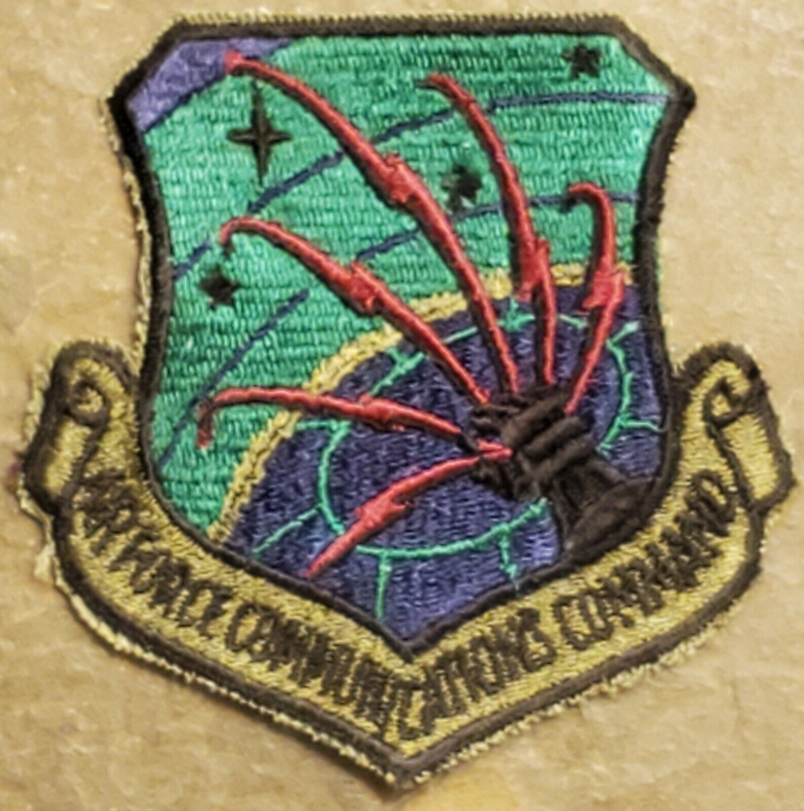 USAF COMMUNICATIONS COMMAND PATCH - SUBDUED: SCOTT AFB, IL: MILITARY VINTAGE