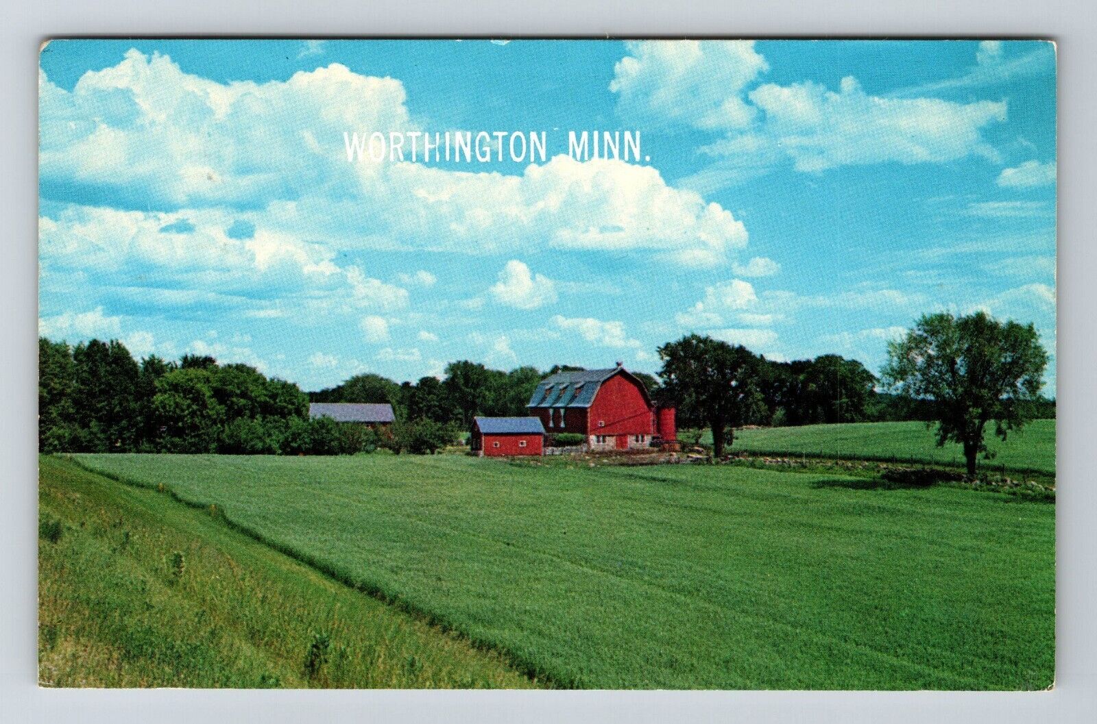 Worthington MN-Minnesota, Green Fields, Scenic Barn View, Vintage Postcard