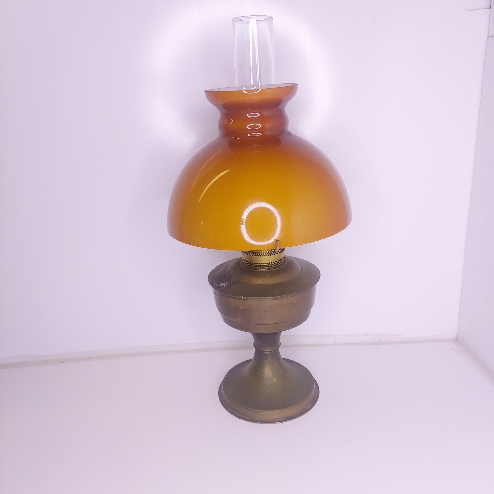 Vintage Aladdin 23 Oil Paraffin Lamp With Shade And Chimney