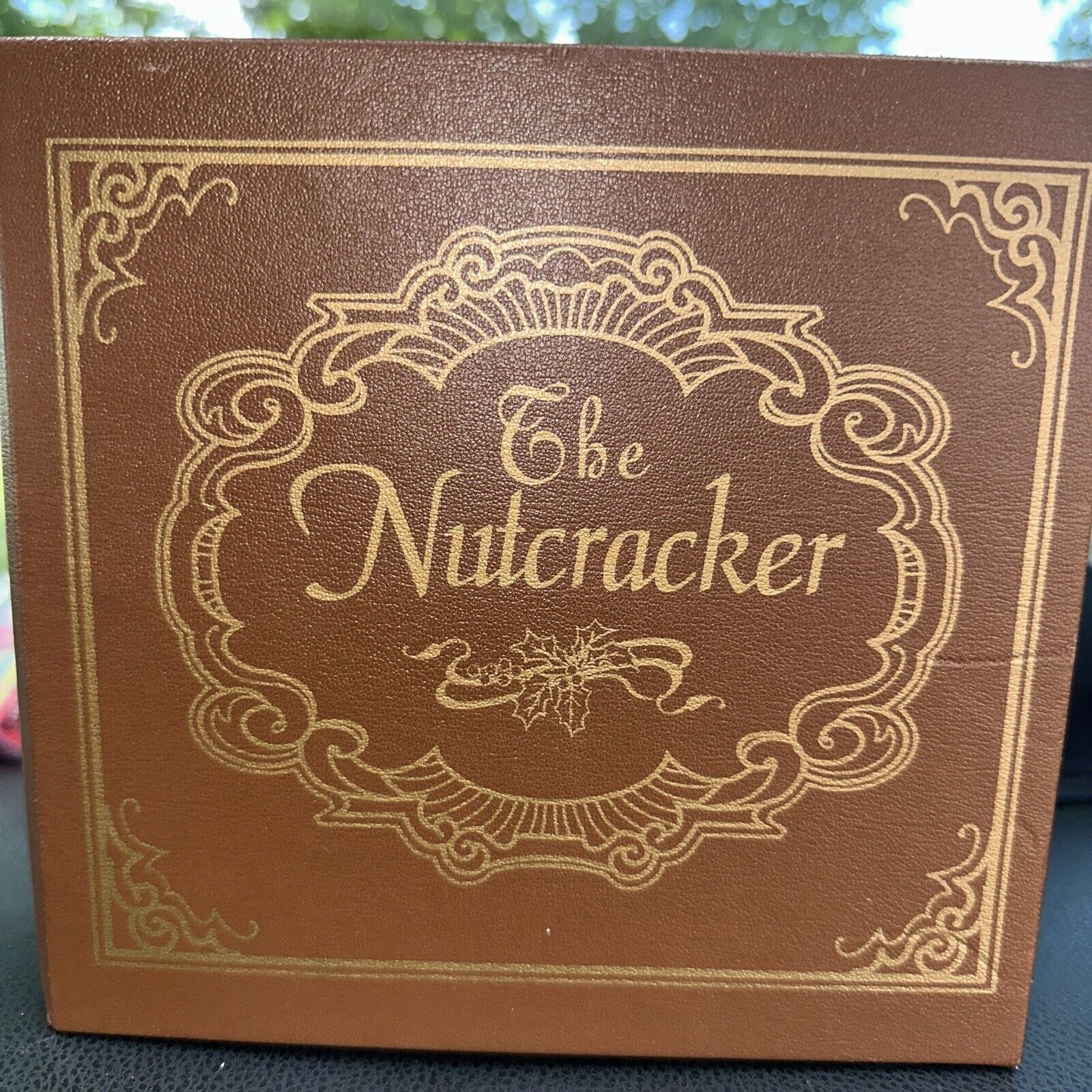 2001 The Nutcracker Animated Music Box Book Design Light Up Spinning Ballerina 