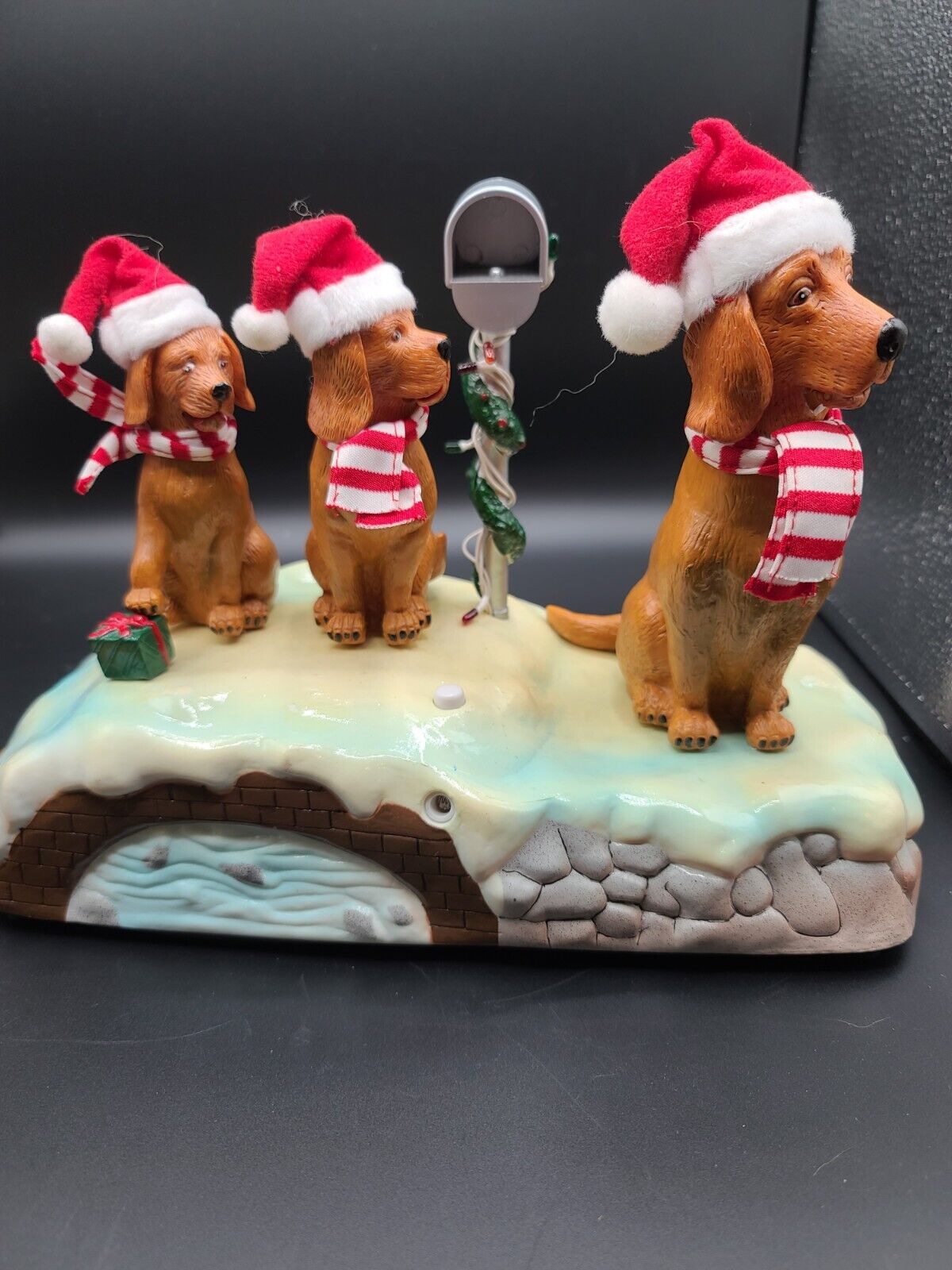 Rare Gemmy Christmas Animated Caroling Barking Dog Trio Lab Labrador 2002