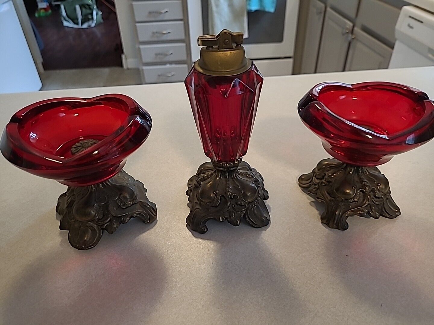 Vintage RUBY RED JAPANESE CRYSTAL TABLE TOP CIGARETTE LIGHTER With Ashtray Nice