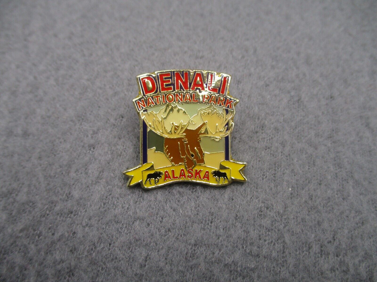 Denali National Park Alaska Pin Moose Souvenir Lapel Hat Tie Pinback H7