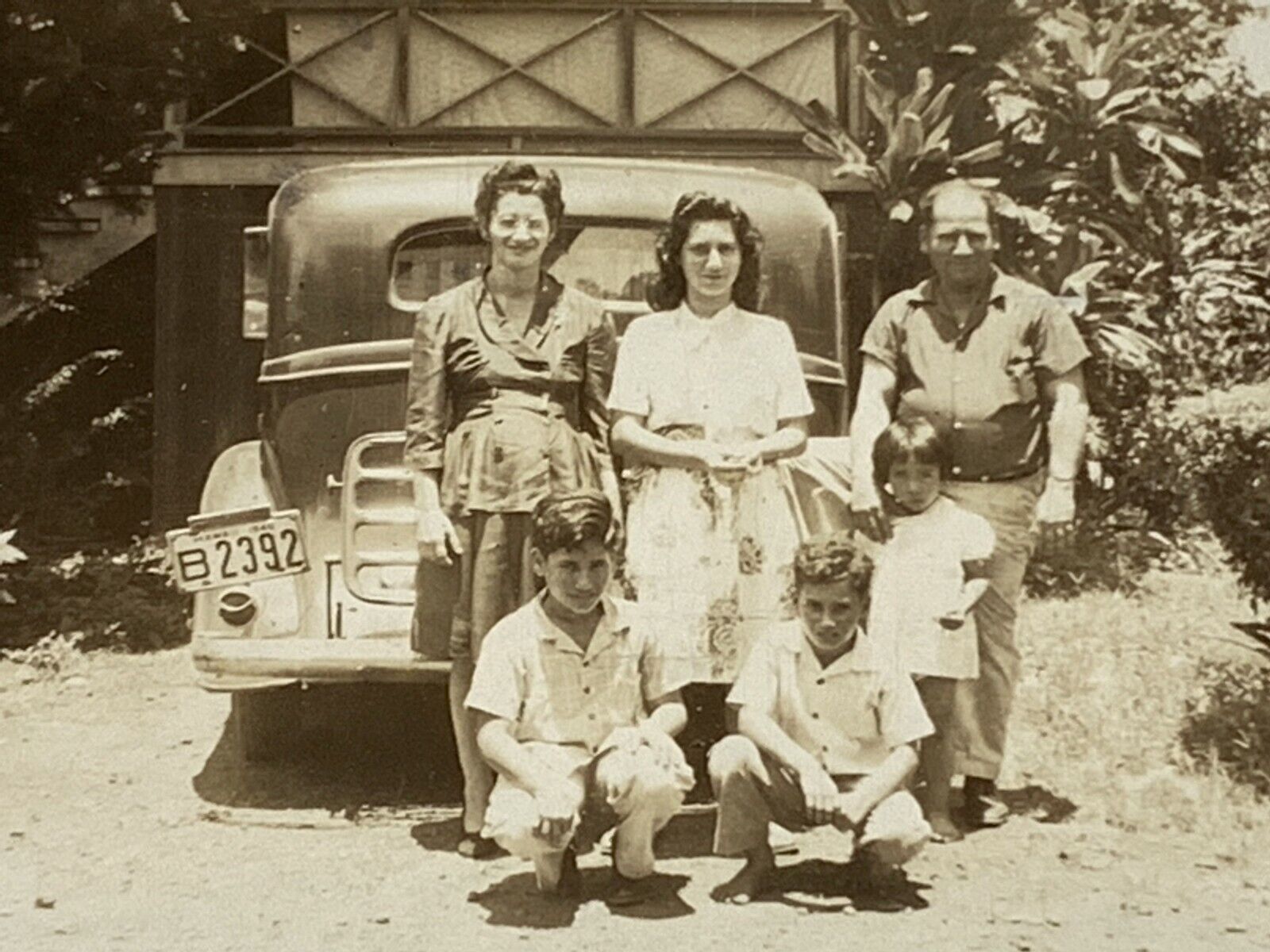 C8 Found Photograph 1940's Hawaii Family Portrait Old Car License Plate Photo 