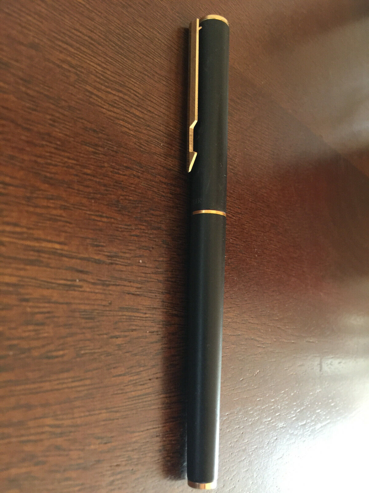 Vintage PARKER CLASSIC refill fountain pen black gold trim & pothook Made in USA