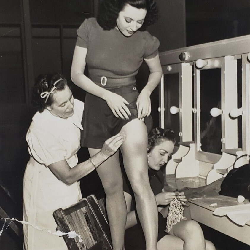 Ava Gardner Dressing Room Press Photo c1952 Madison Lacy Warner Bros Vintage U87