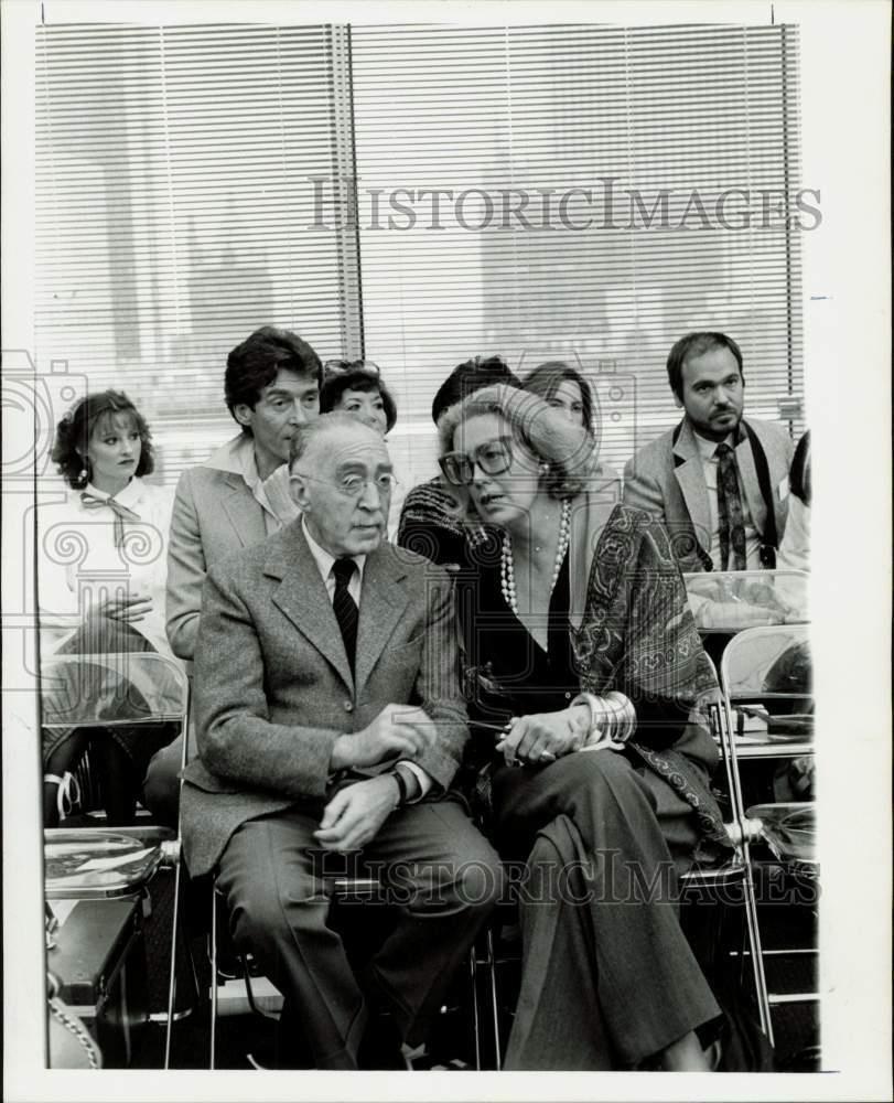 1978 Press Photo Author S.J. Perelman with Carrie Donovan at Houston meeting