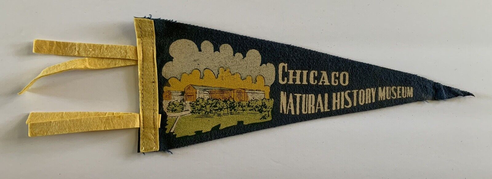 Vintage 1943-66 Chicago Natural History Museum 11 inches Pennant Illinois 