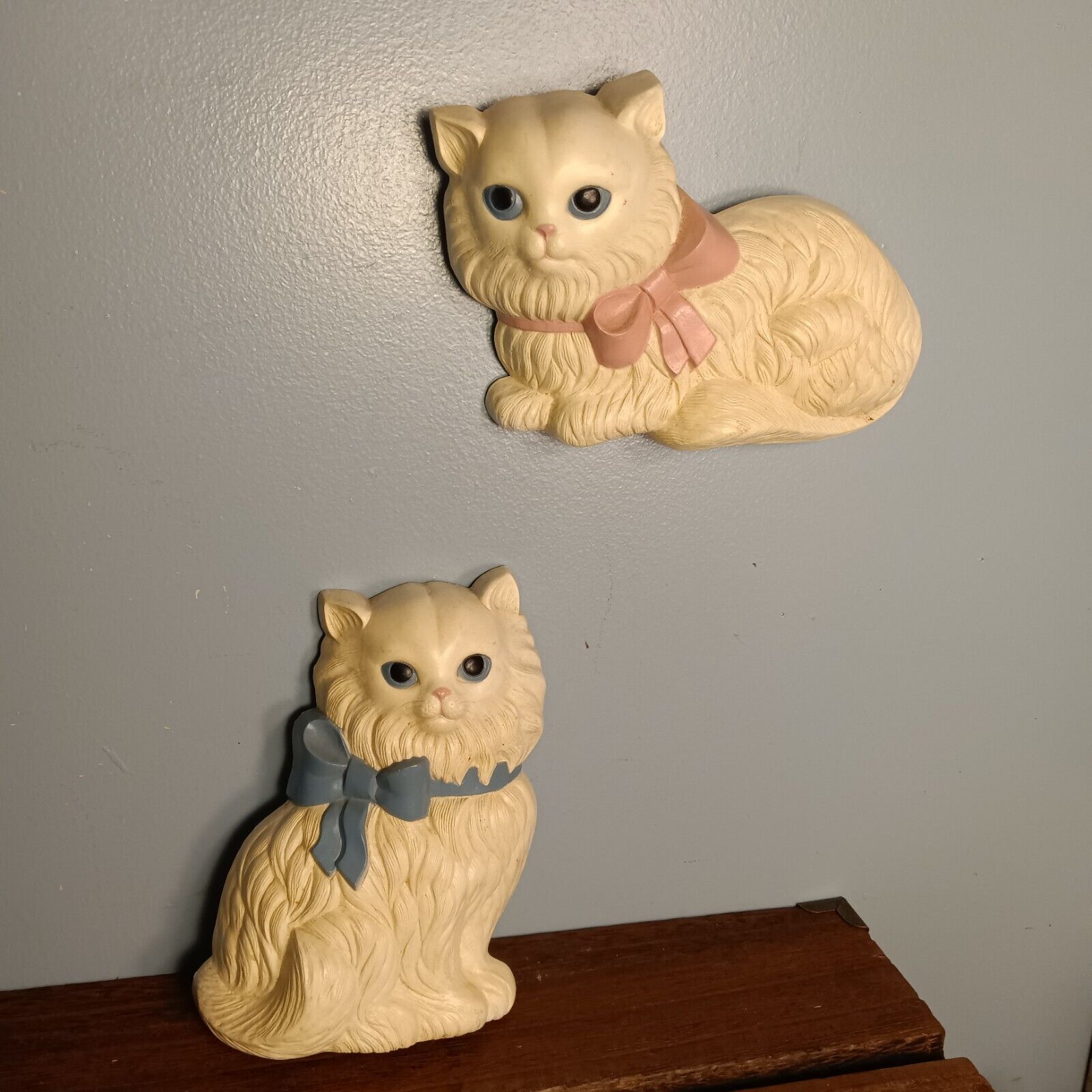Vintage Homco White Cats Wall Decor, Art Plaques, Set Of 2, Plastic