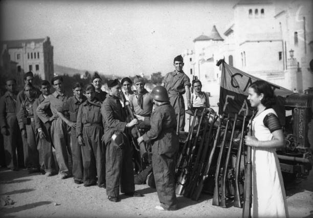Anarchists CNT militia receiving their weapons during Spanish Civil War - Photo