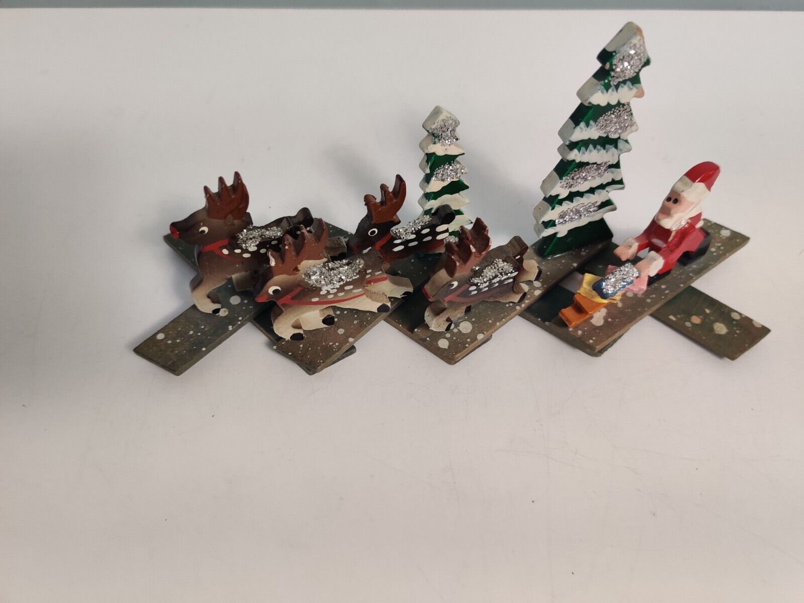 Folk Art Expandable Wood Scissor Rack Deer w/Santa Christmas Ornament Vintage