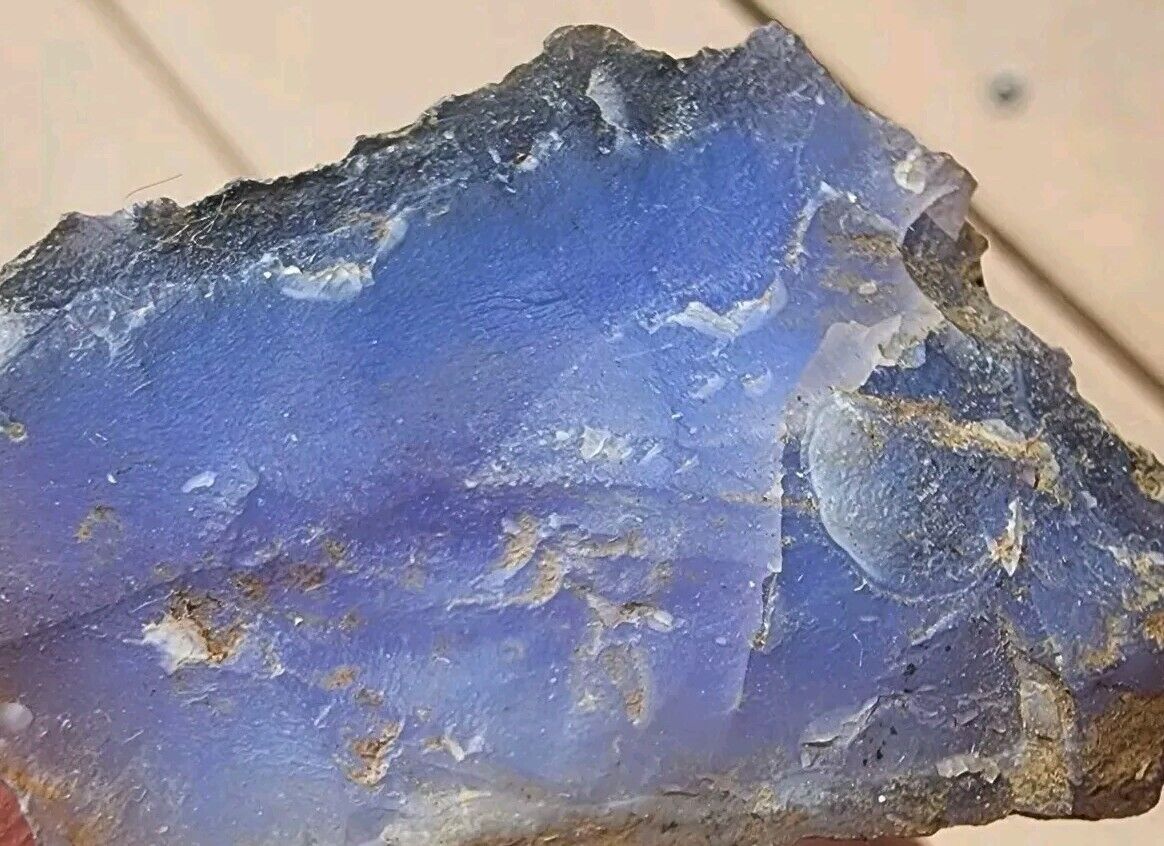 Holly HOLLEY BLUE AGATE - Rough - BRIGHT SUPER GEMMY PURPLE. Oregon. (27 Grams) 