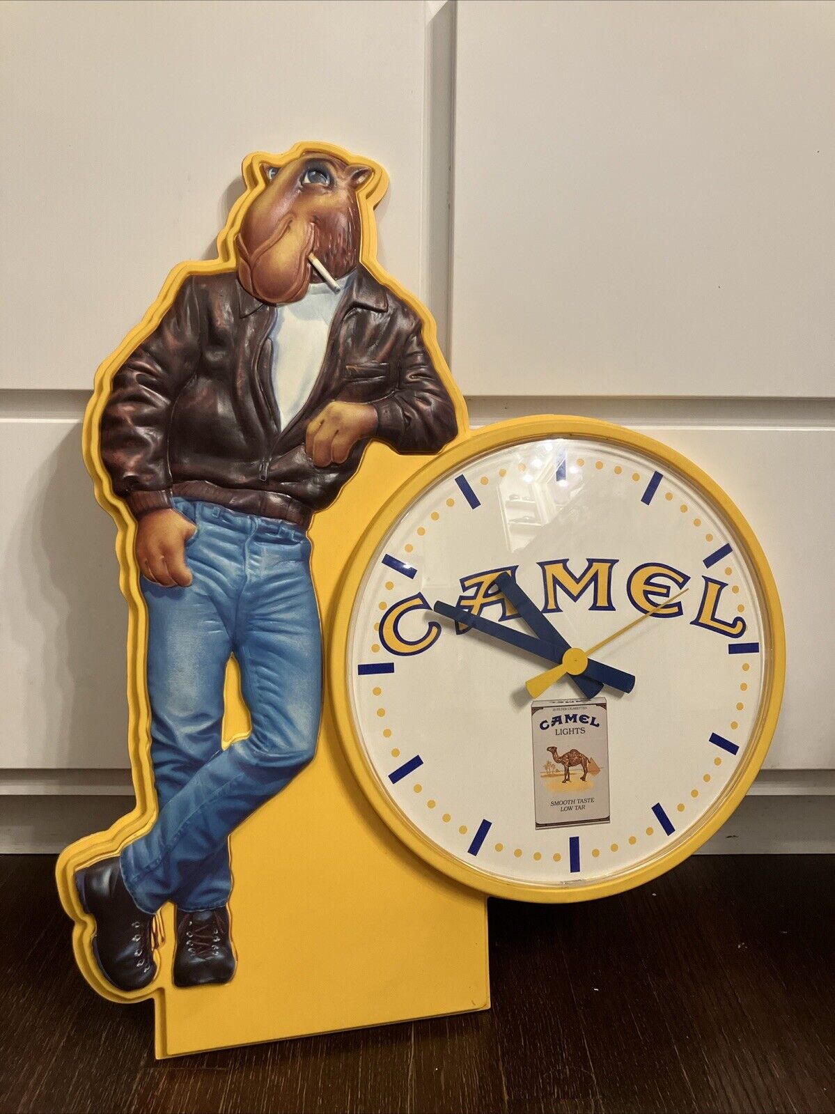 Vintage 1992 Smoking Joe Camel Lights Cigarette Wall Clock Advertise Club Camel