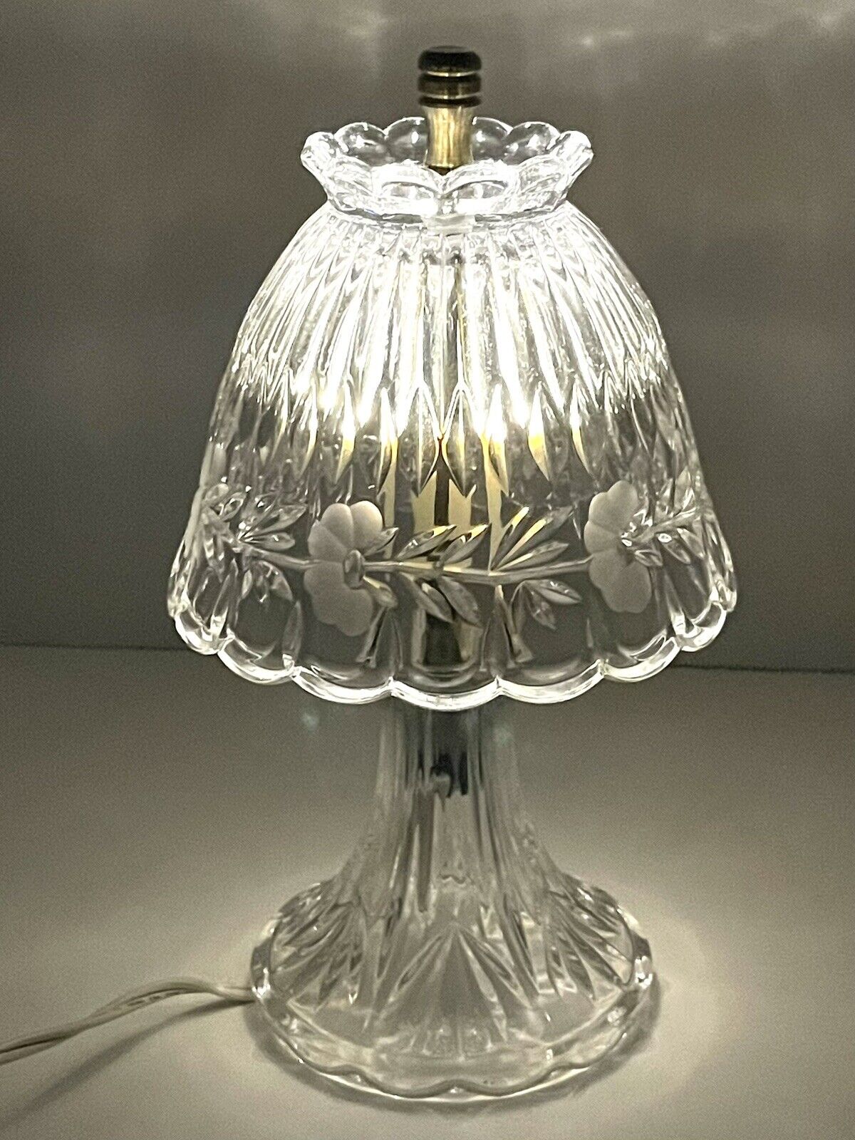 Vintage Thick Crystal Floral Table Lamp  Matching Shade & Base Brass Finial Top
