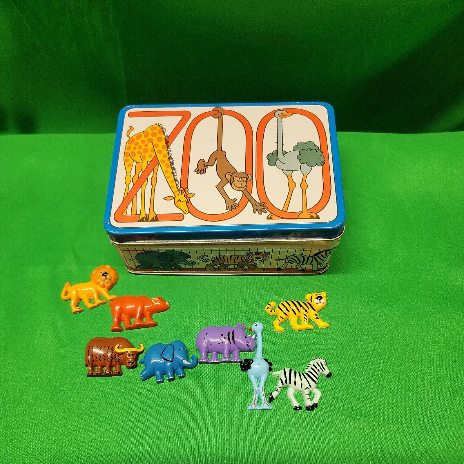 Vintage J.S.N.Y. Miniature Zoo 8 Animal Magnets with Original Tin Box