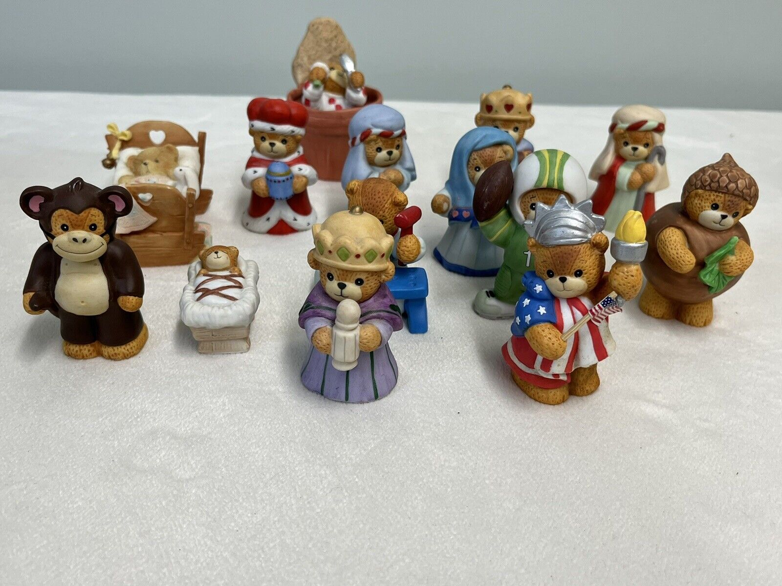 Vintage Enesco Lucy And Me Bears Lot Of 14 Porcelain Figurines