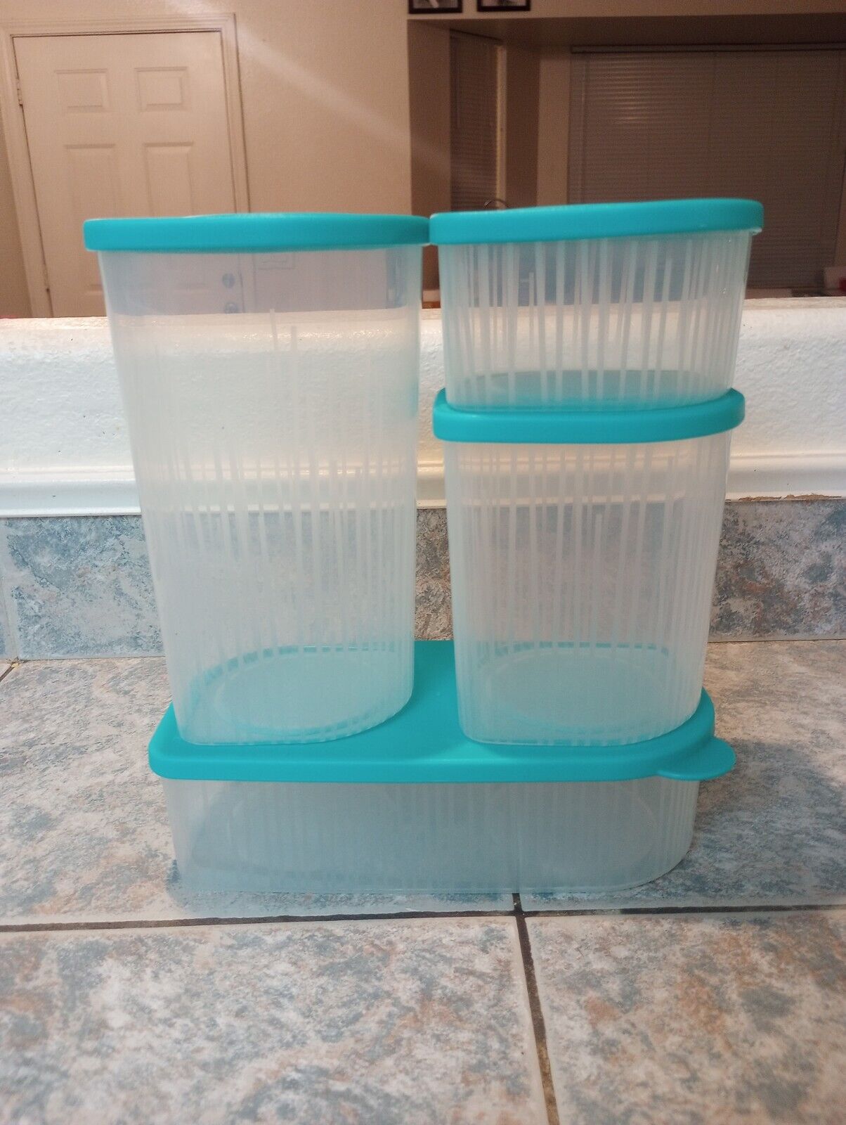 Tupperware Fresh 'N Cool 4 Size Containers-Set of 4-NEW Candy Blue 