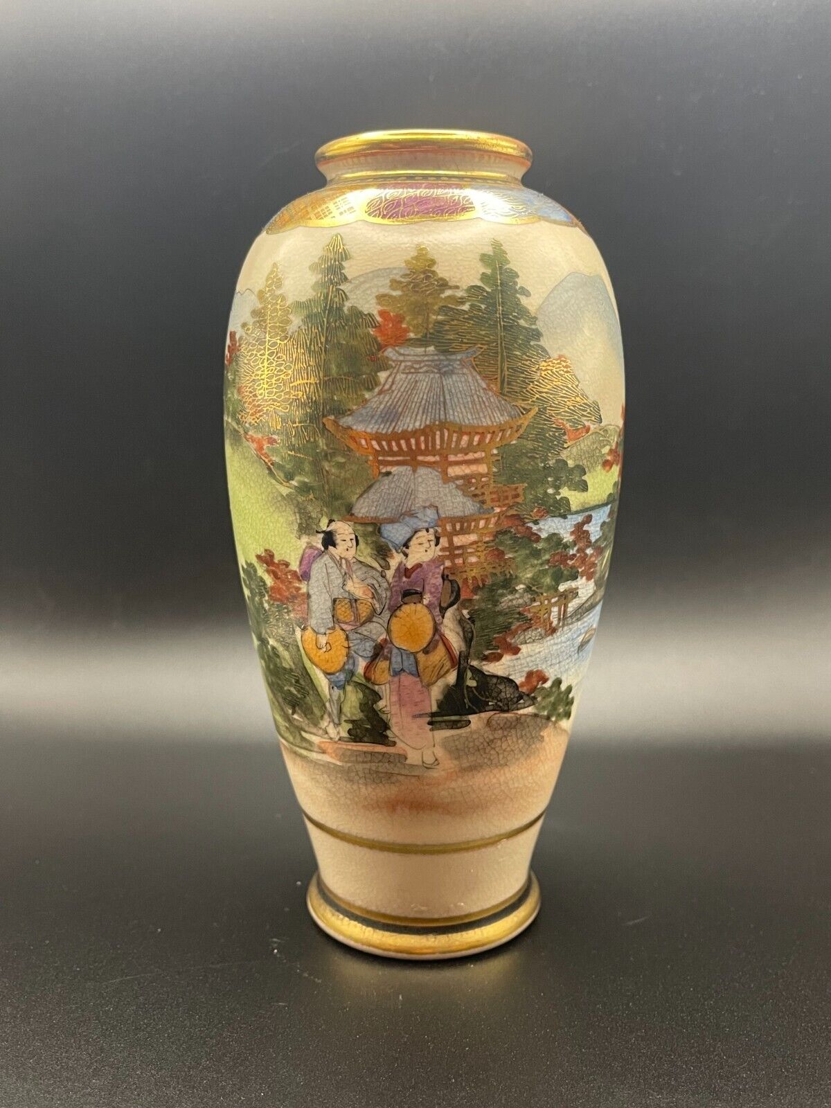 Antique Taisho Satsuma Vase by Kichizan - Handcrafted Masterpiece, 15 cm