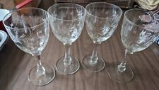 Beautiful Set of 4 Vintage Etched Wine Glasses Stemware 7 1/2