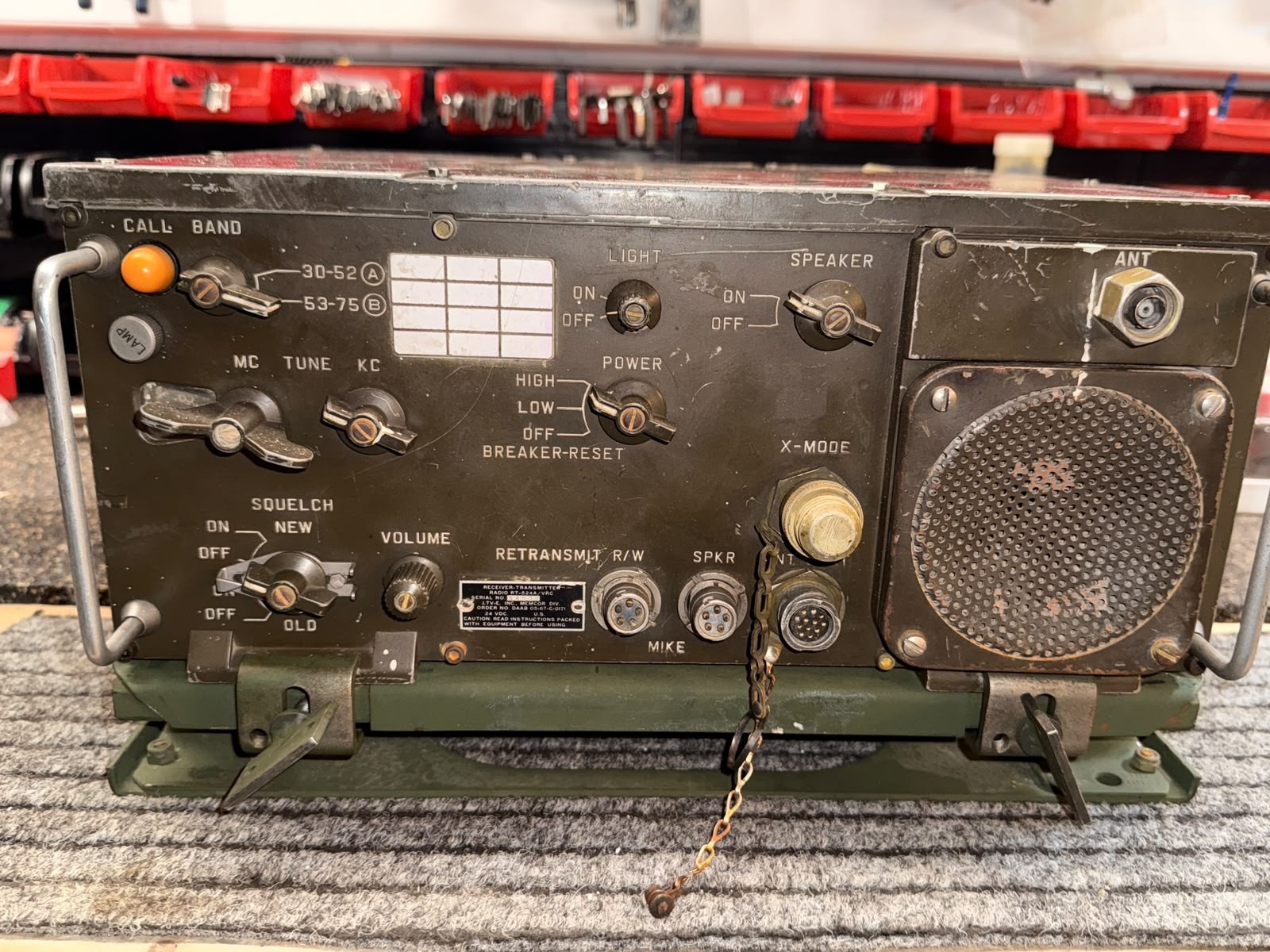 US Army Jeep RT-524 VRC12 MT-1029 transceiver m151 MUTT