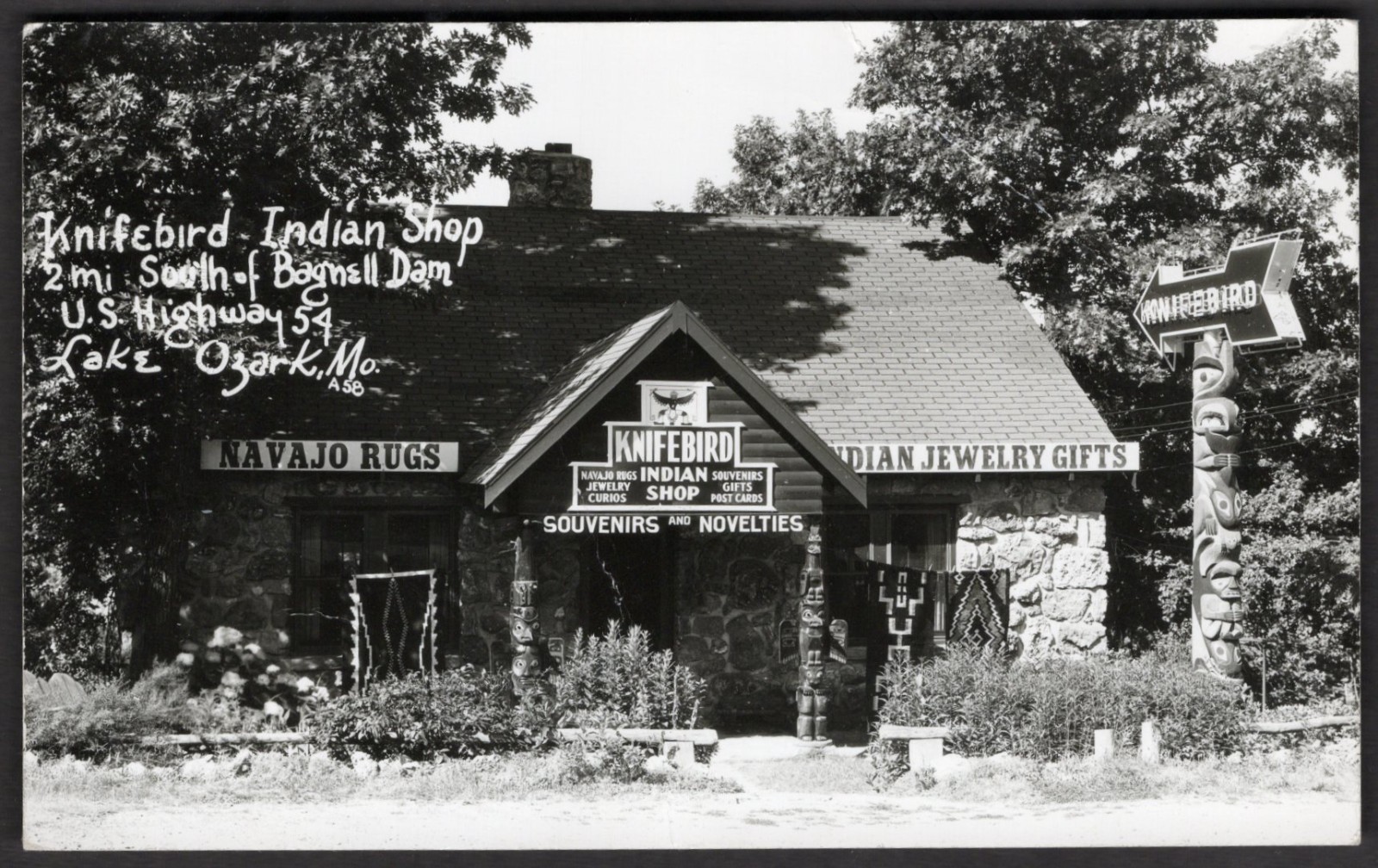 USA LAKE OZARK Missouri 1940s Knifebird Indian Shop Totem. Real Photo Postcard